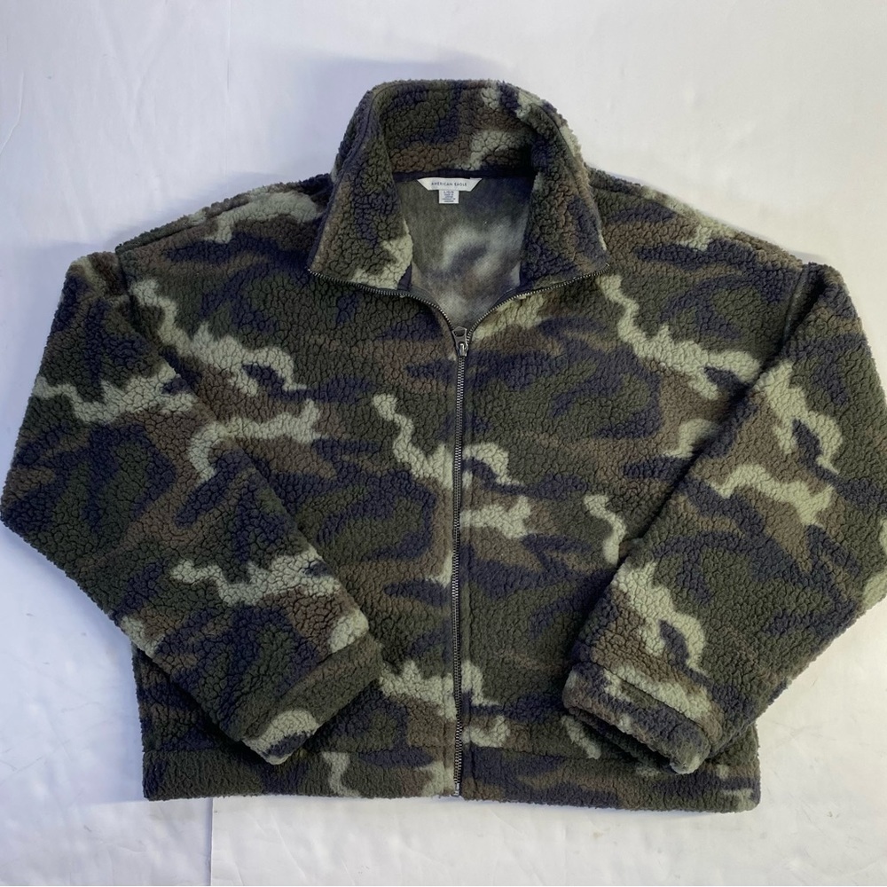 American Eagle Sherpa Camo jacket Women’s  large